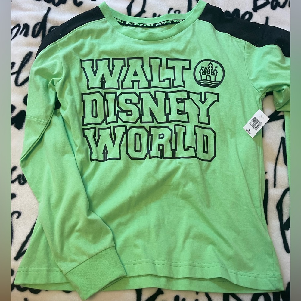WDW Disney tee size M long sleeve green